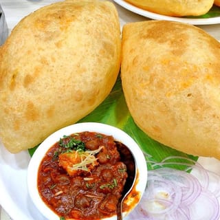 Bhature Bhaji