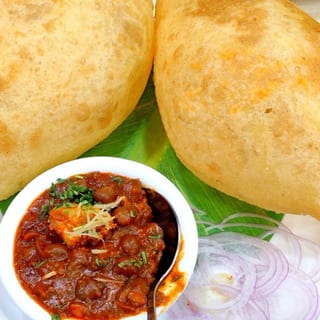 Bhature Bhaji